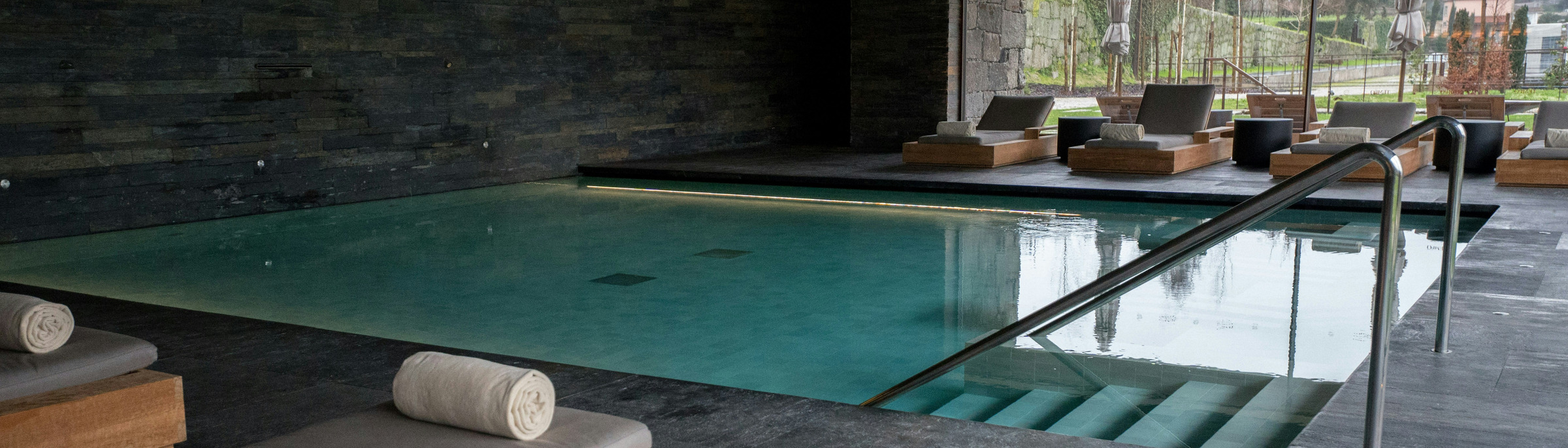 Piscina al capvespre